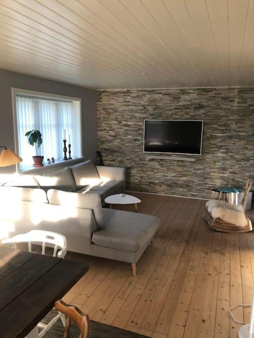 Hyggeligt Byhus Taet Ved Skov Og Togstation Ålbæk Exteriör bild
